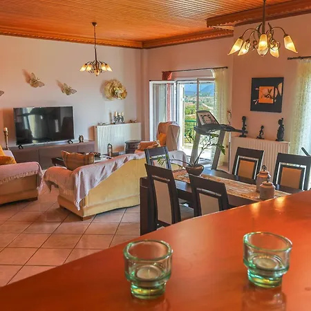 Theano - Family House In Lixouri, Kefalonia Apartment *